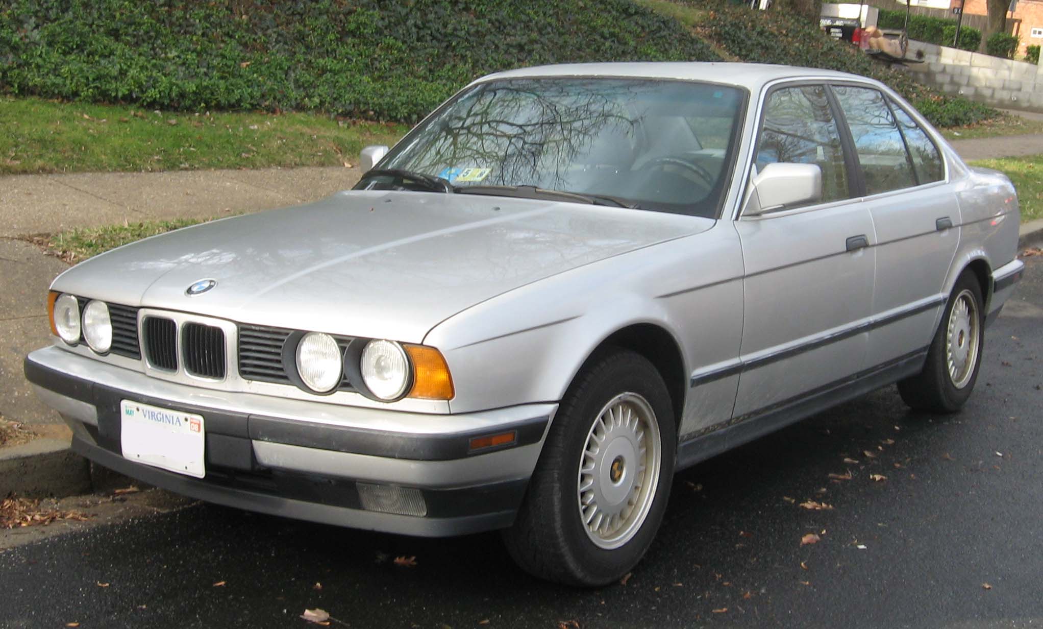 File:BMW 525i E34.jpg - Wikimedia Commons