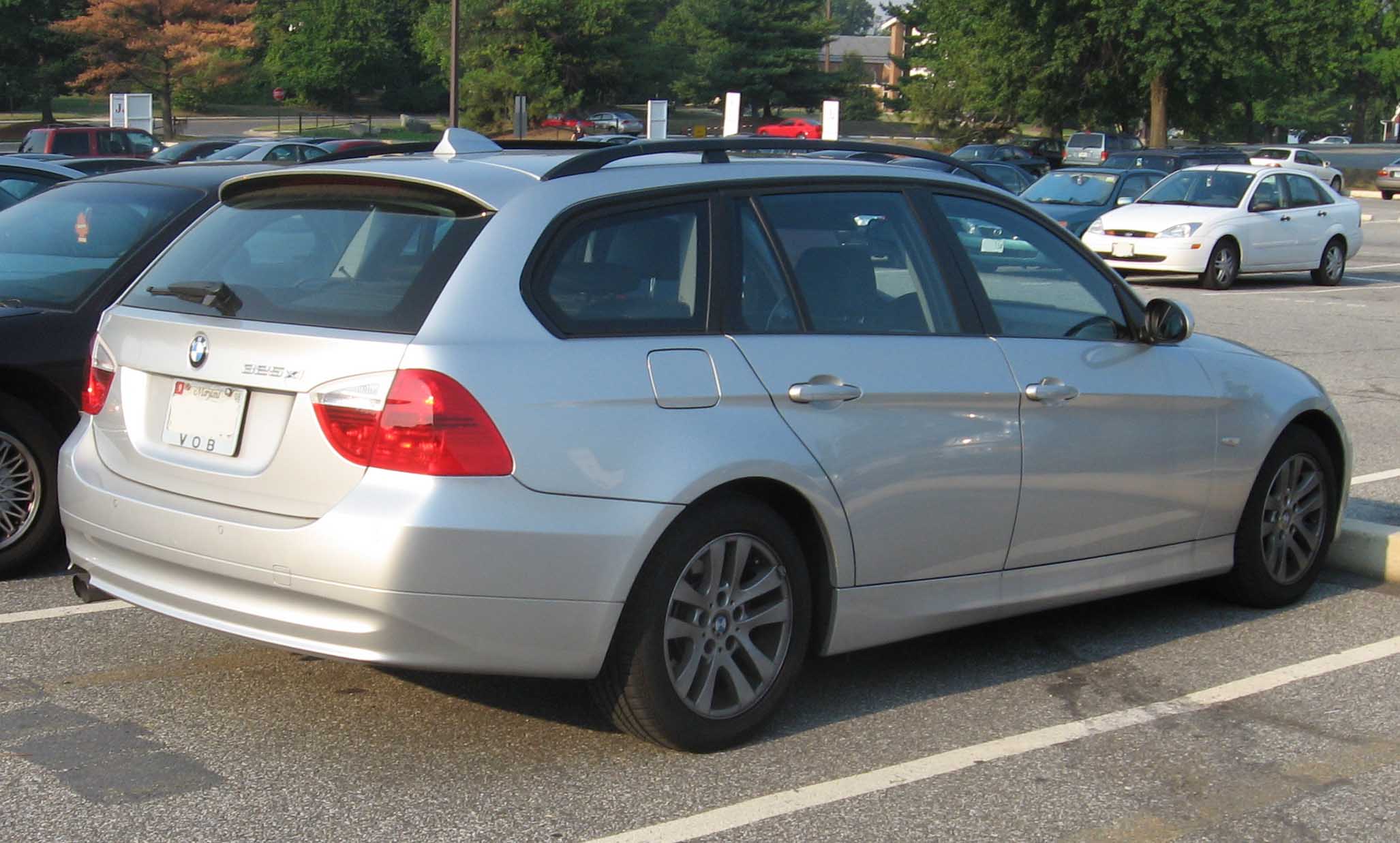 File:2006-BMW-325xi-wagon.jpg - Wikimedia Commons
