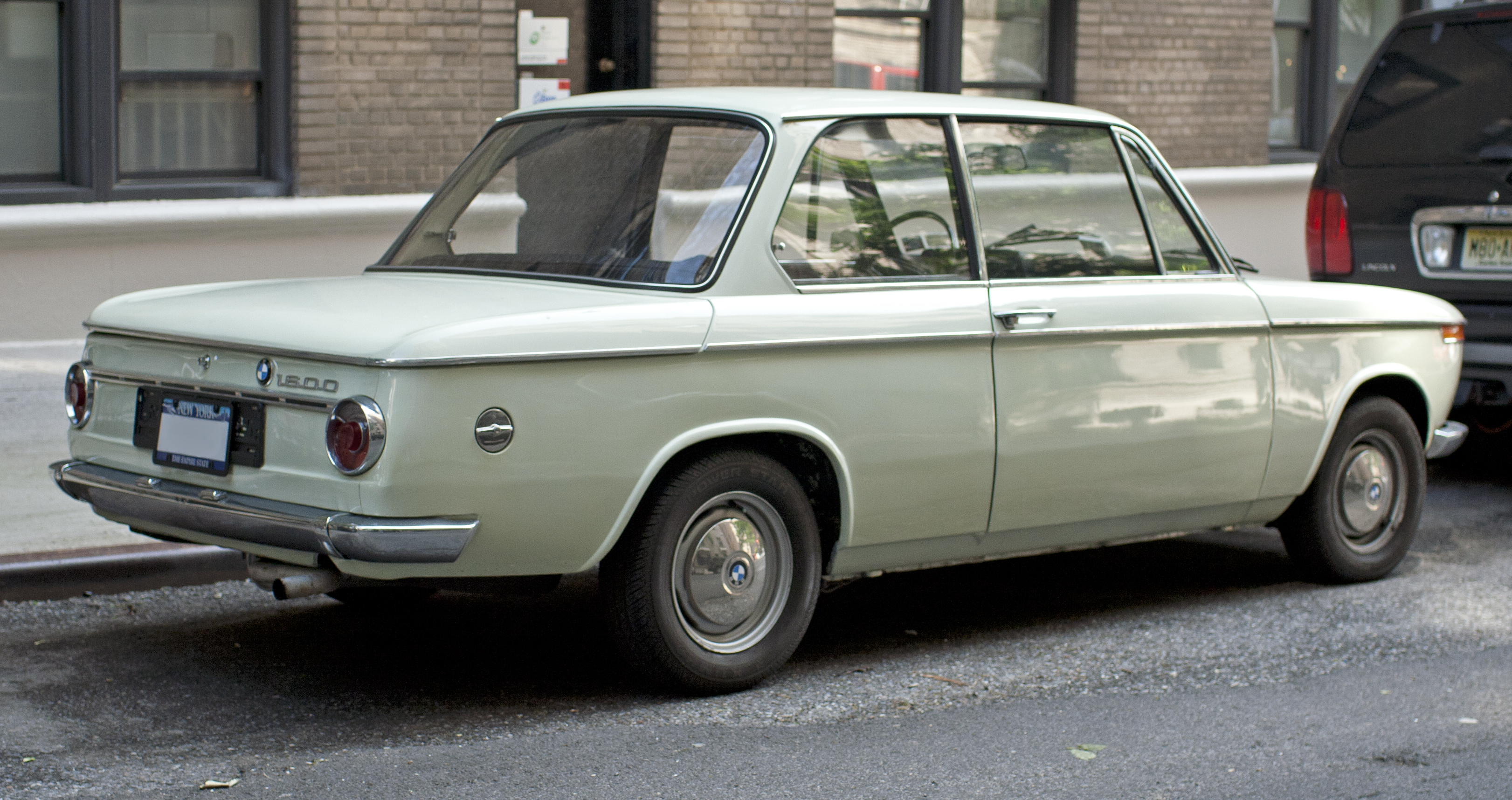 File:1967 BMW 1600-2 NYC.jpg - Wikimedia Commons