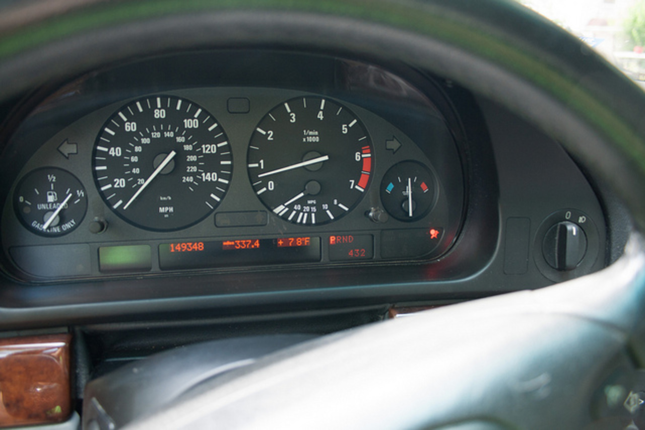 BMW 540i: note airbag light. | Flickr - Photo Sharing!