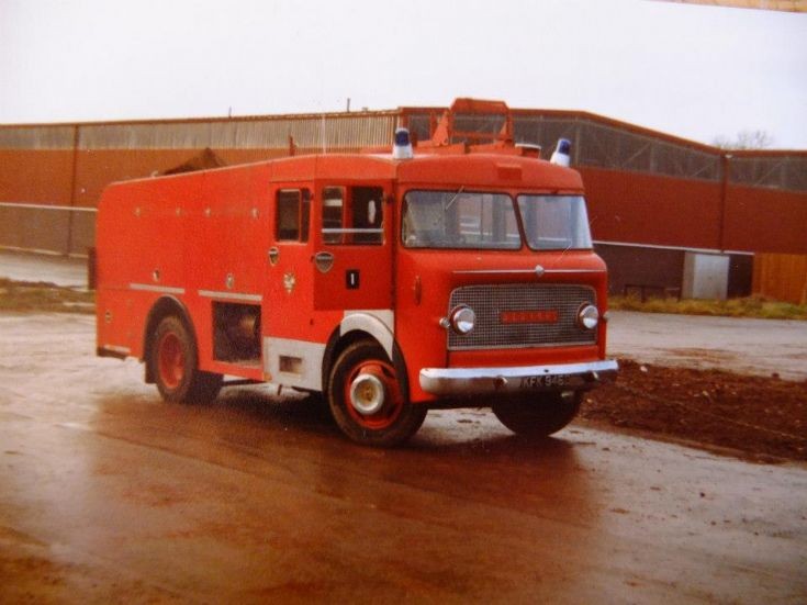 Fire Engines Photos - Bedford J4 - HCB Wrt KFK 946D