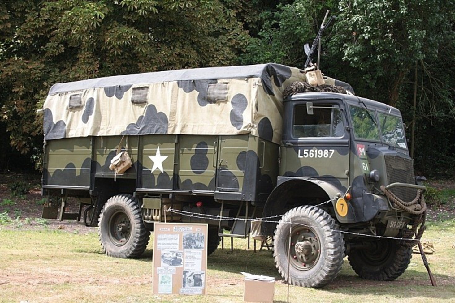 Military Vehicle Photos - Bedford QL at Hedingham Castle