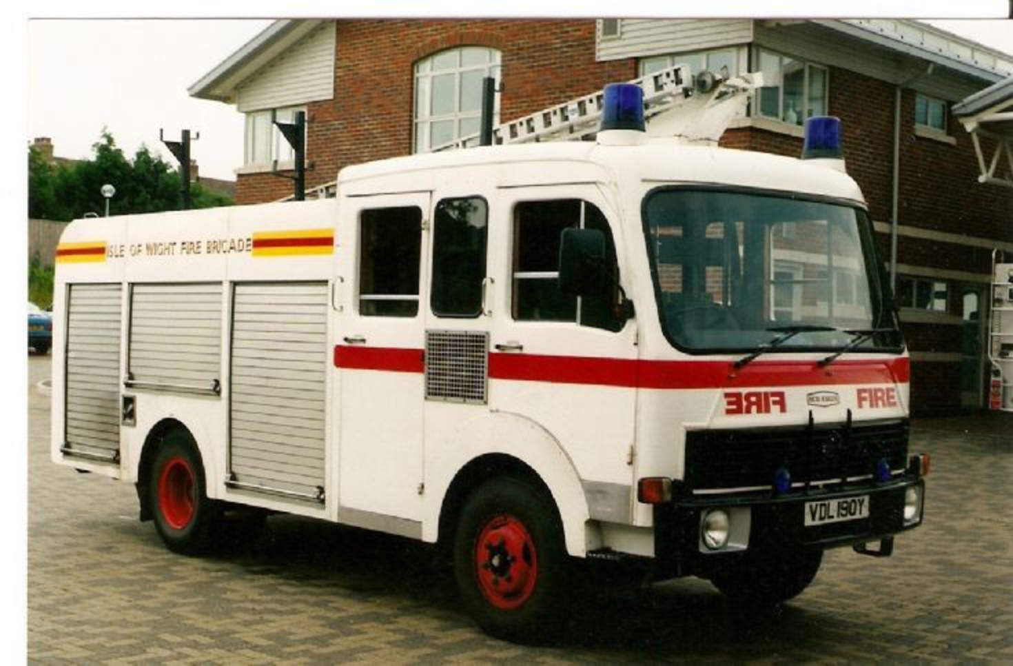Fire Engines Photos - Isle Of Wight Fire Brigade Bedford TL
