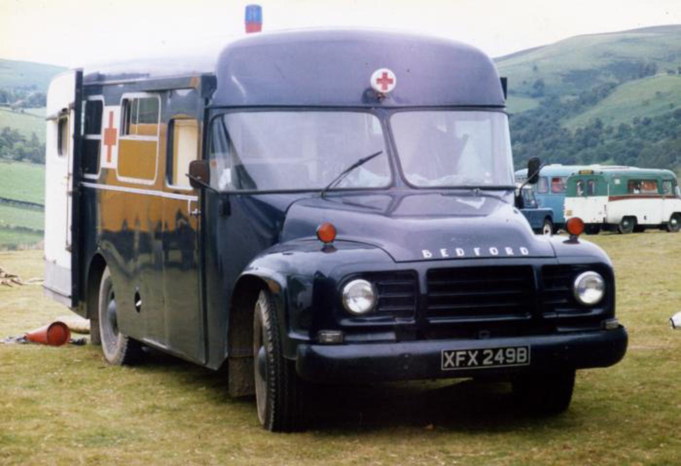 J3 Ambulance at Llanbister Common ' 91 :: Traveller Homes