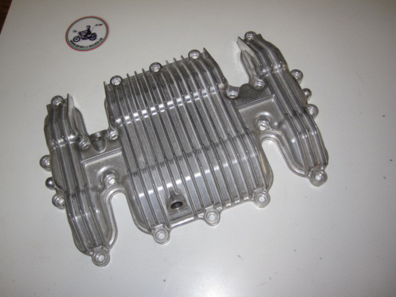 Cylinder head cover 124/125/250/254 / 304/64023500 Benelli, Moto ...