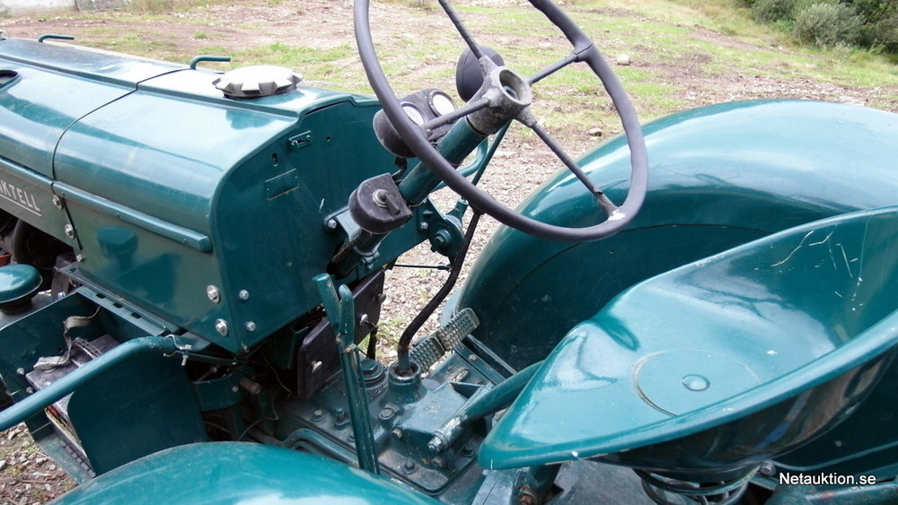 FÃ¶rsÃ¤ljningsobjekt: Traktor Bolinder-Munktell 1954