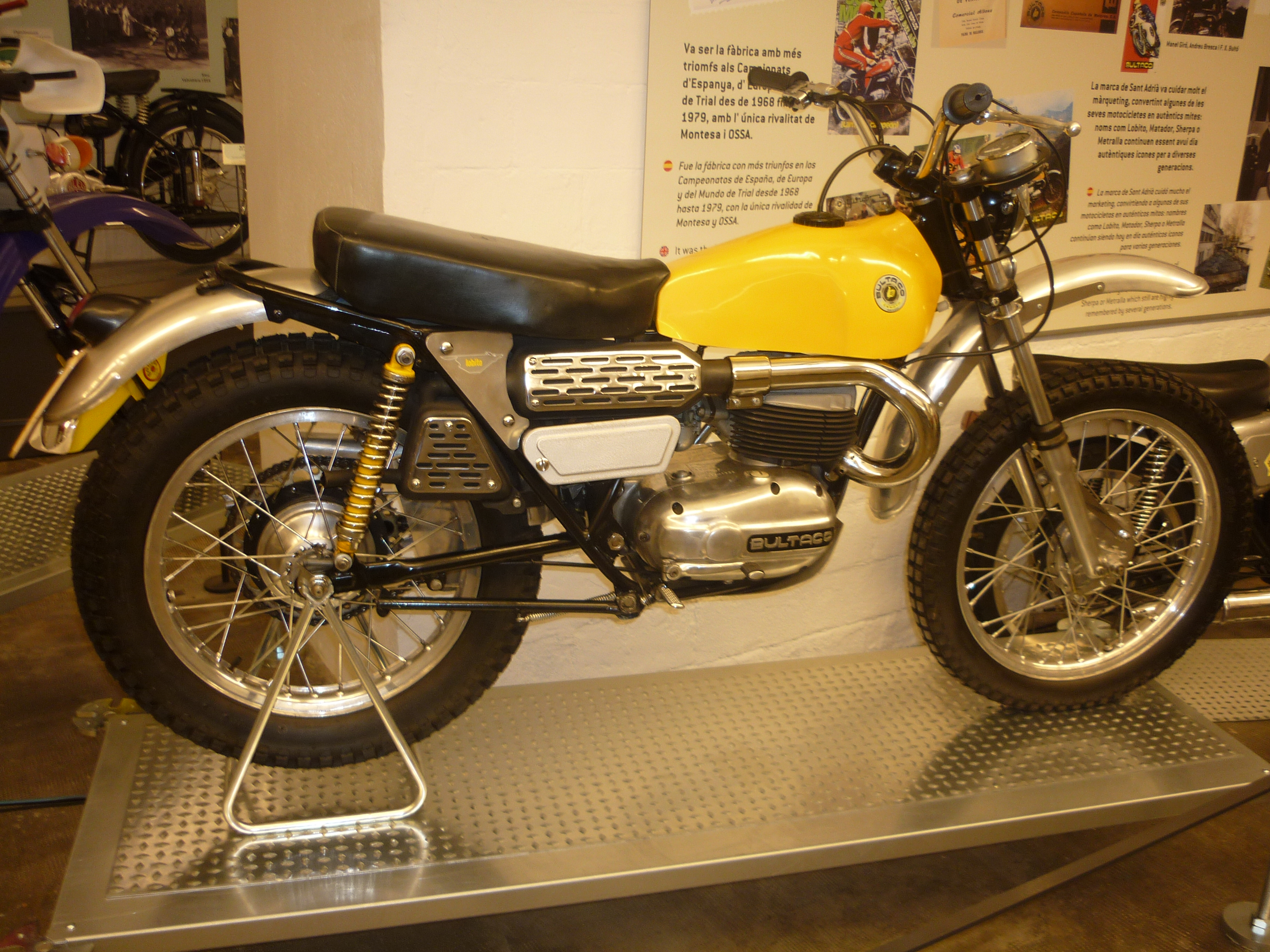 File:Bultaco Lobito MK3 125cc 1969 b.JPG - Wikimedia Commons