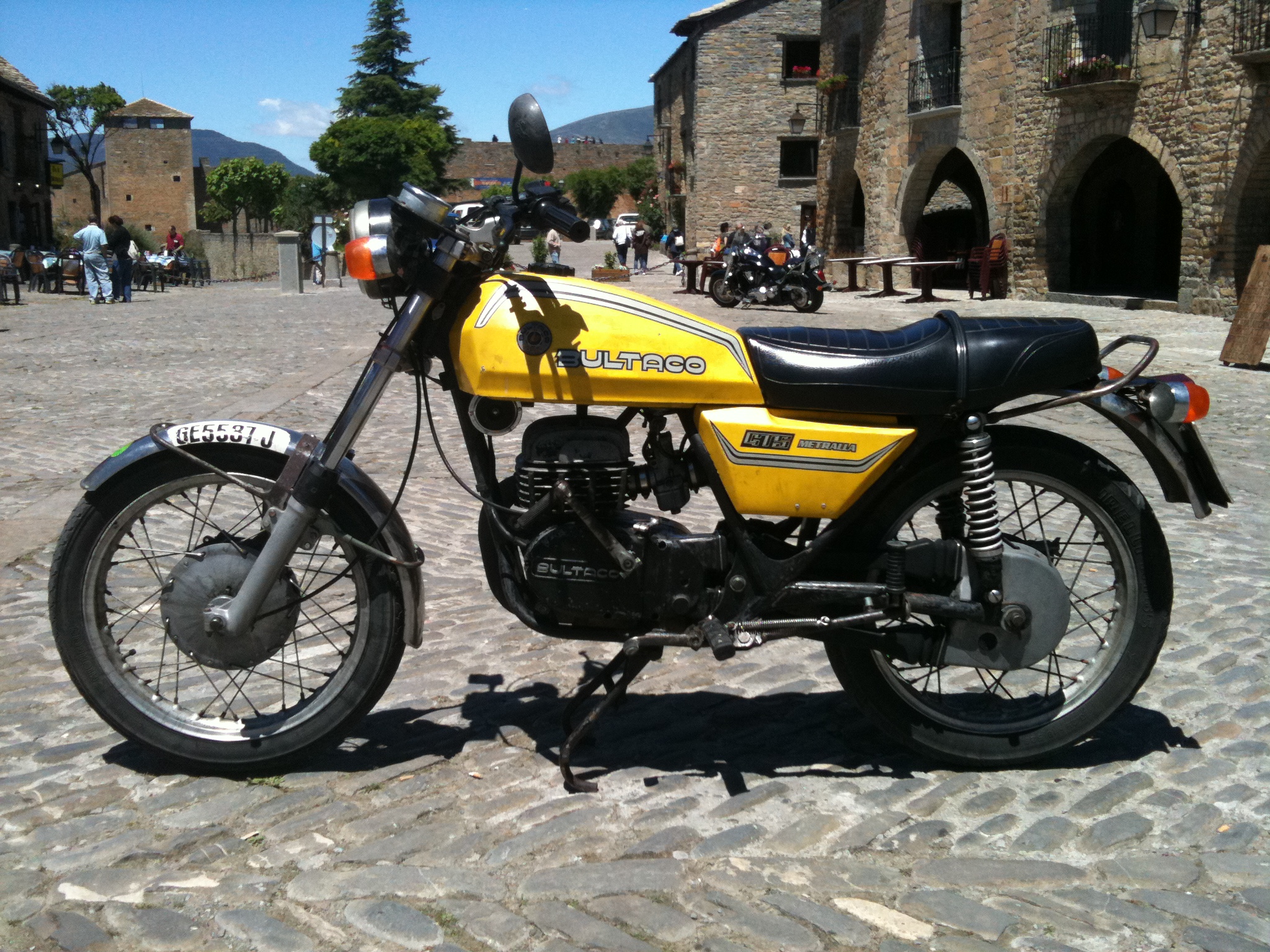 Bultaco metralla gt. Best photos and information of modification.