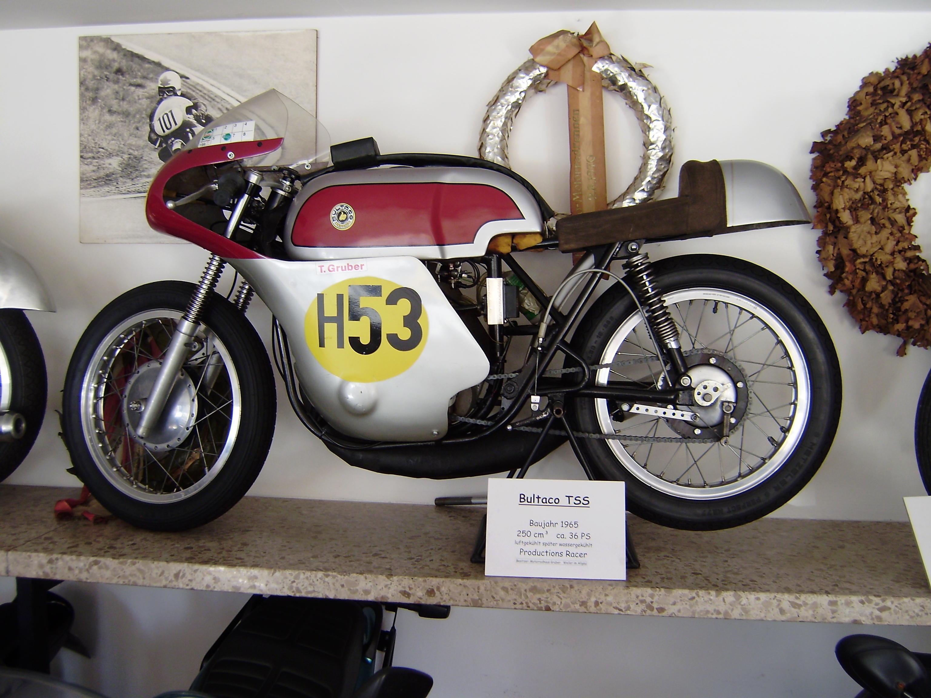 File:Weiler i.A. Gruber-Museum Bultaco 250 ccm TSS.jpg - Wikimedia ...