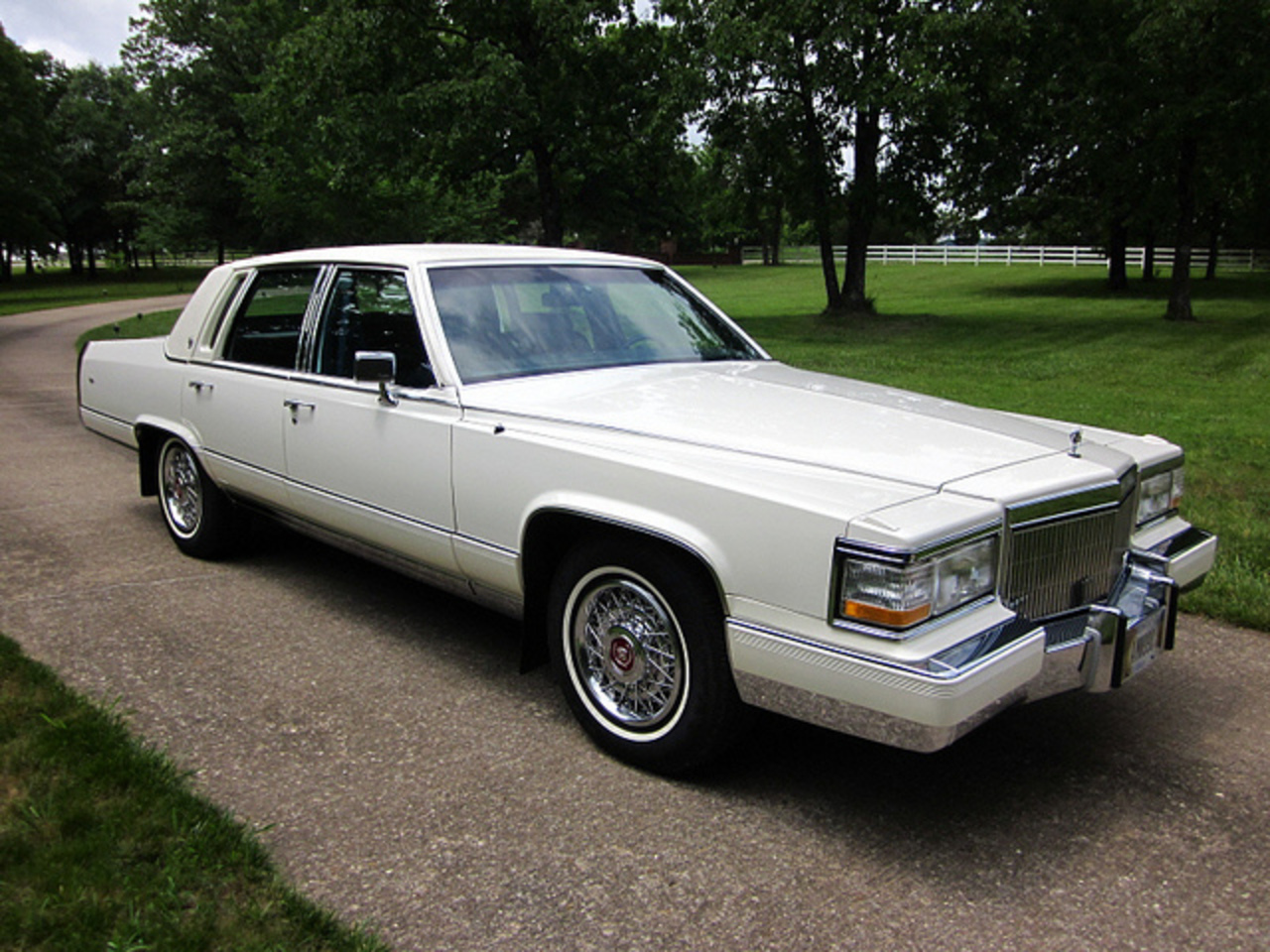 TopWorldAuto >> Photos of Cadillac Brougham - photo galleries