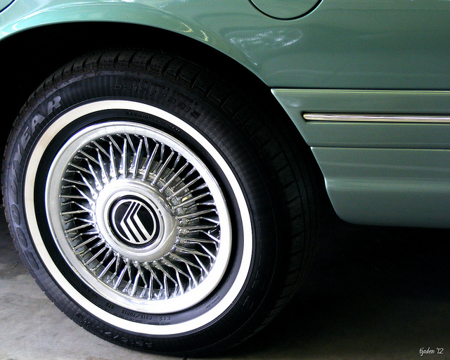 Flickr: The Hubcaps... Ribbed, Finned, Spoked Plain and Centercaps ...
