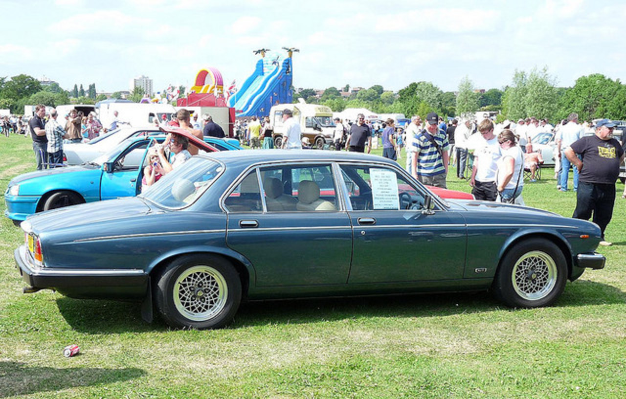 Flickr: The Jaguar XJ Club UK Pool