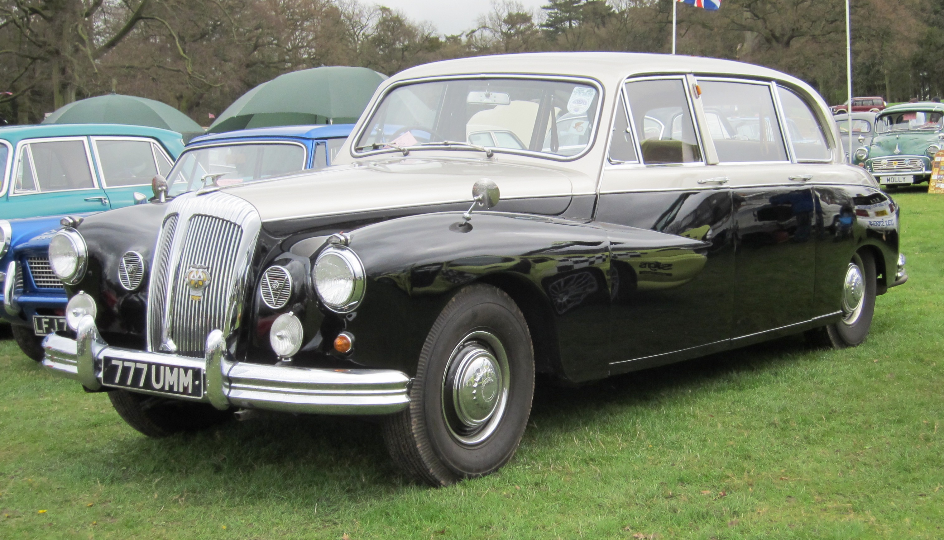 File:Daimler Majestic Major first reg Dec 1967 4561cc.JPG ...