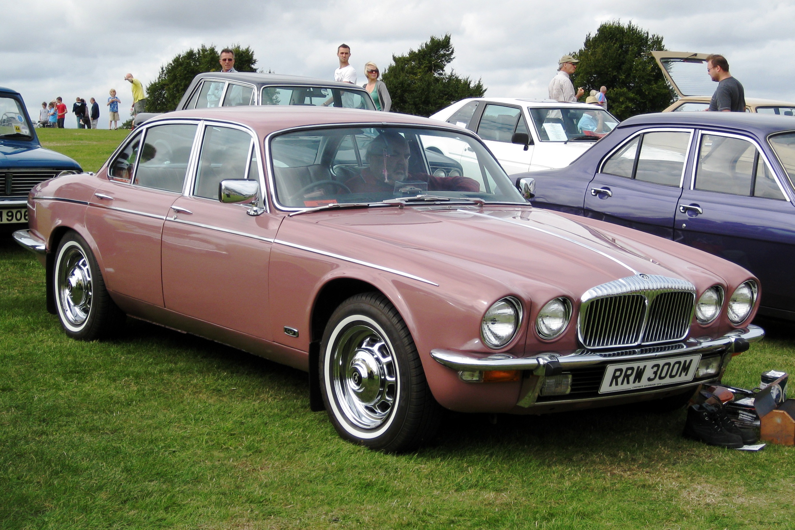 Daimler Sovereign: Photo gallery, complete information about model ...
