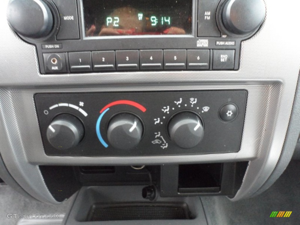 2006 Dodge Dakota SLT Sport Quad Cab Controls Photo #62710076 ...