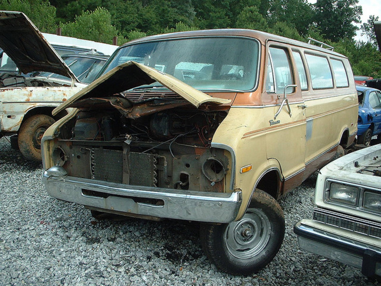 1976 Dodge Tradesman 200 | Flickr - Photo Sharing!