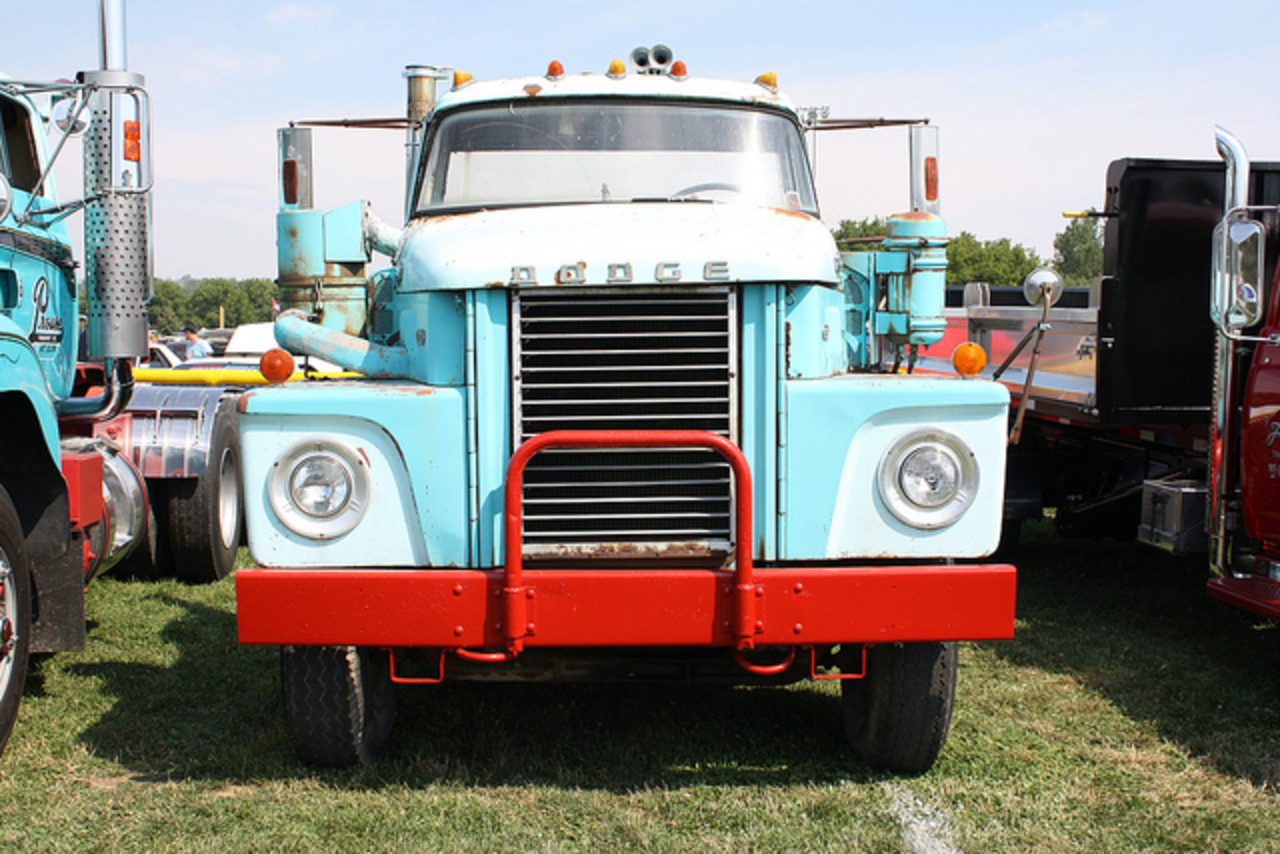 1965 Dodge 1000 LCF Series tractor | Flickr - Photo Sharing!