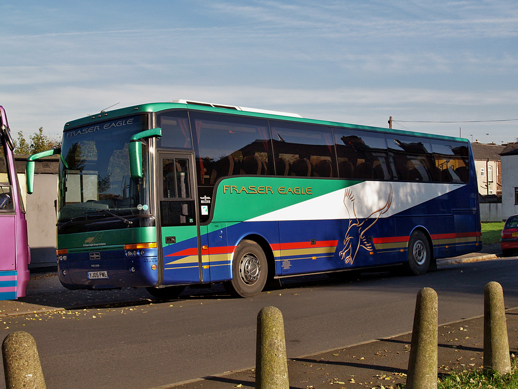 File:Fraser Eagle coach YJ05 PWL VDL Bus SB4000 Van Hool Alizee in ...