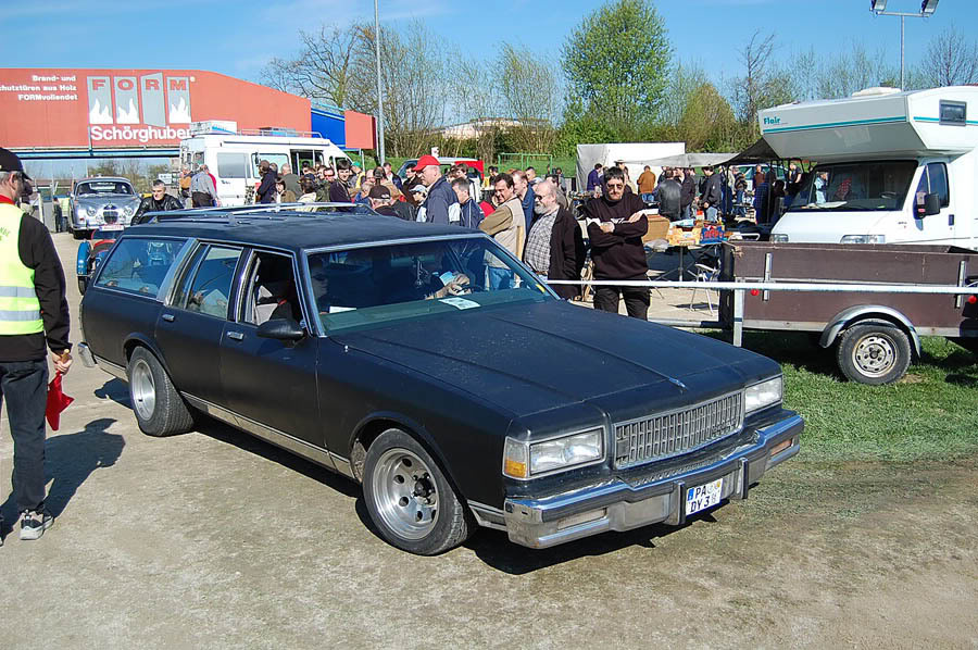 Chevrolet Caprice Classic estate. MotoBurg