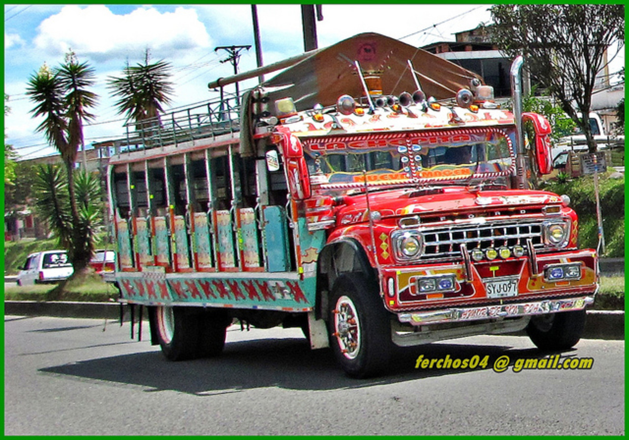 Chiva Colombiana - bus escalera - FORD 600 1965 SYJ 097 | Flickr ...