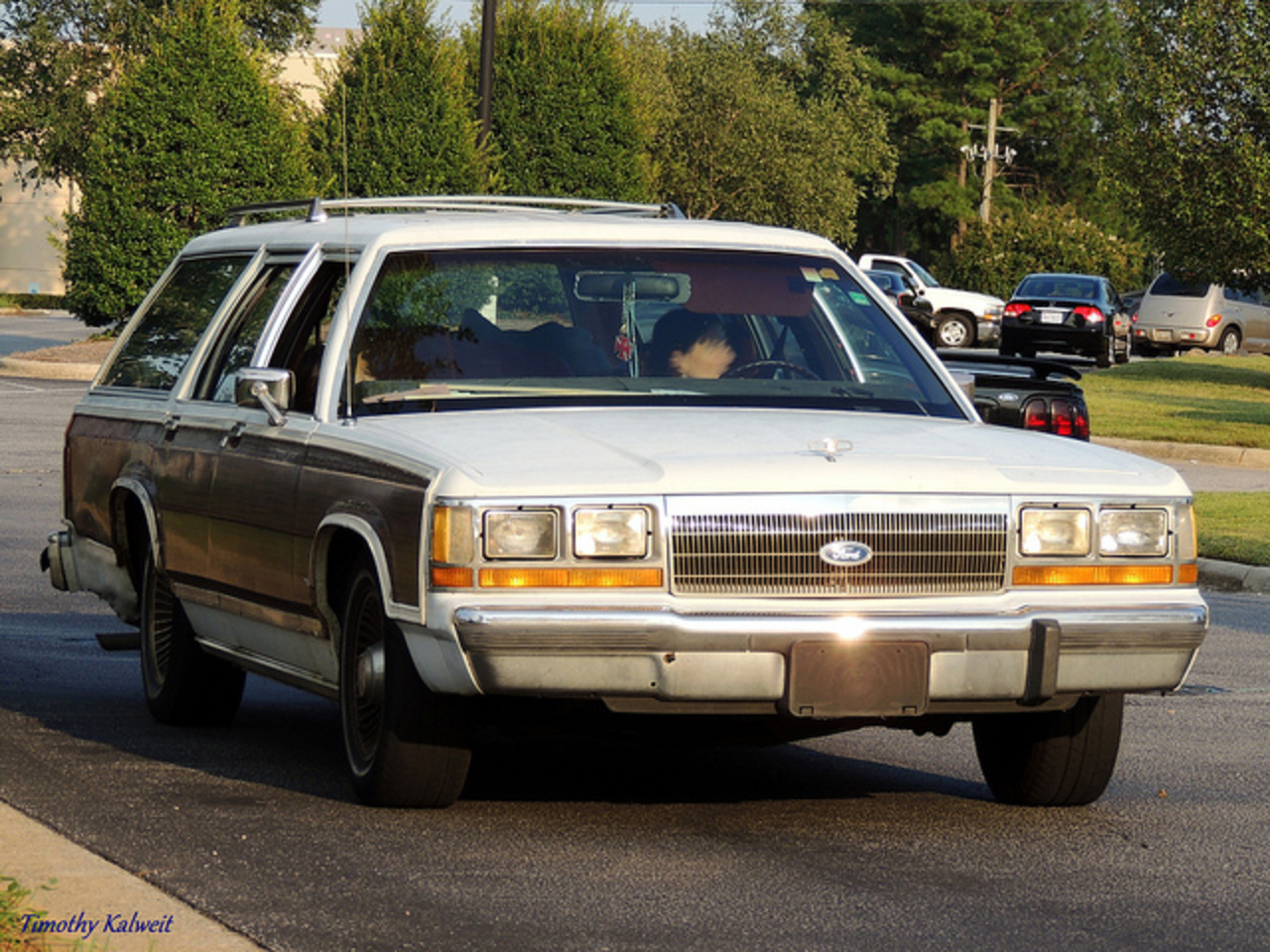 ford ltd country squire 1987