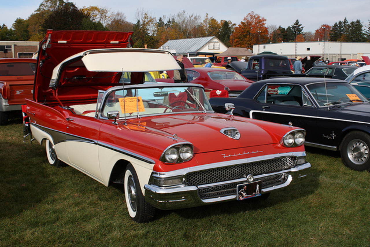 1958 ford fairlane 500 skyliner