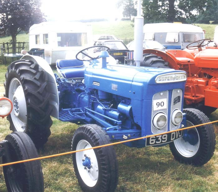 Fordson super dextra. Best photos and information of modification.