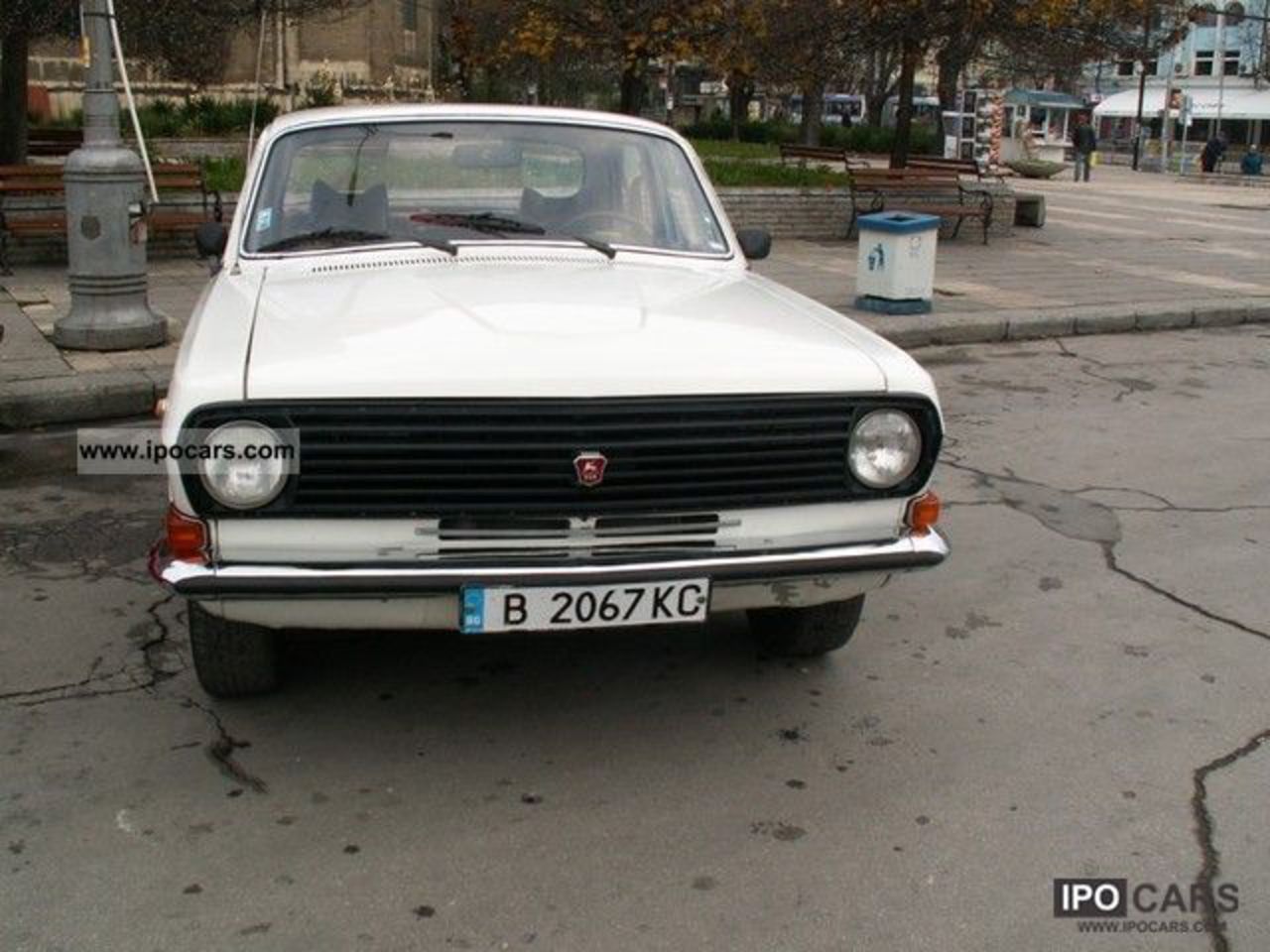 1990 Lada GAZ Volga 2410 - Car Photo and Specs