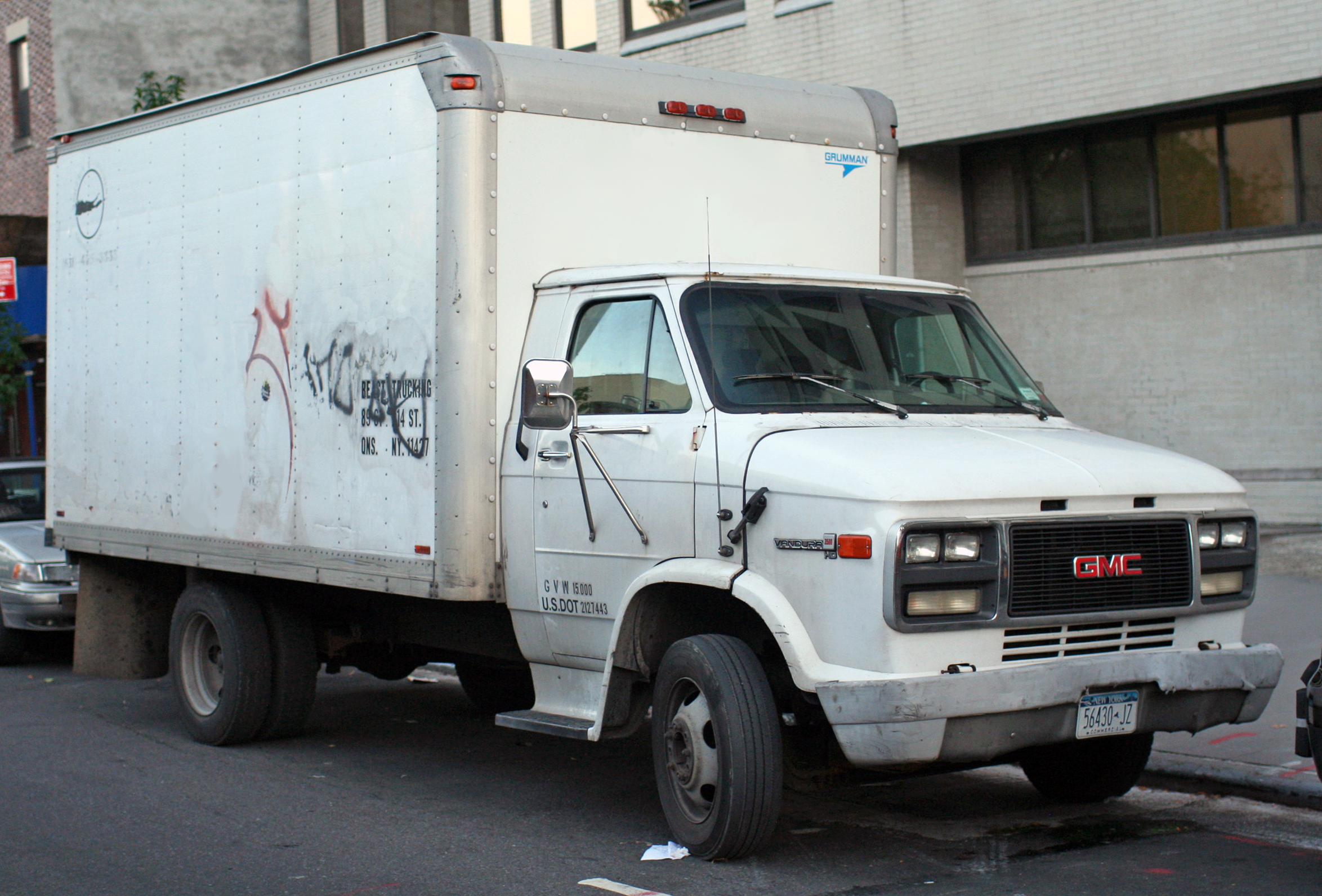 File:1995 GMC Vandura 3500HD.JPG - Wikimedia Commons