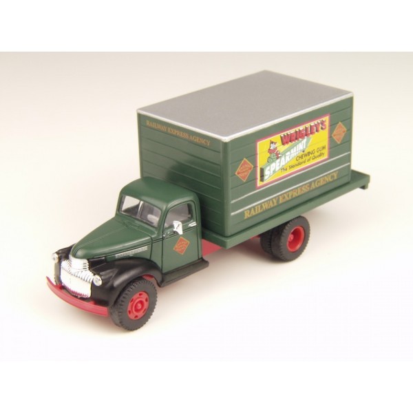 Classic Metal Works Chevy Delivery Truck-REA - Ur 1 Stop HO & N Shop