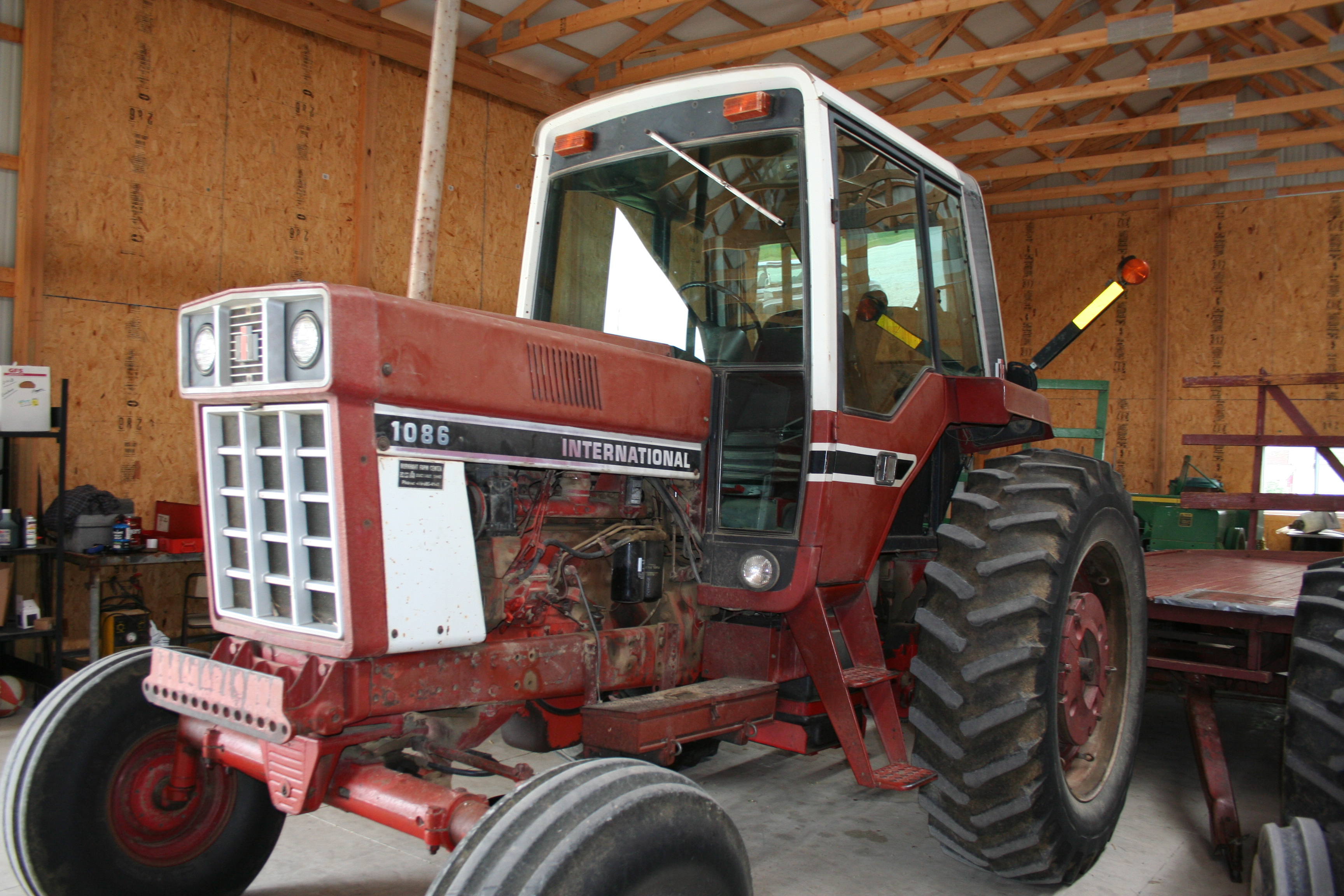 Storage Shed: International Harvester 1086 Tractor | Flickr ...
