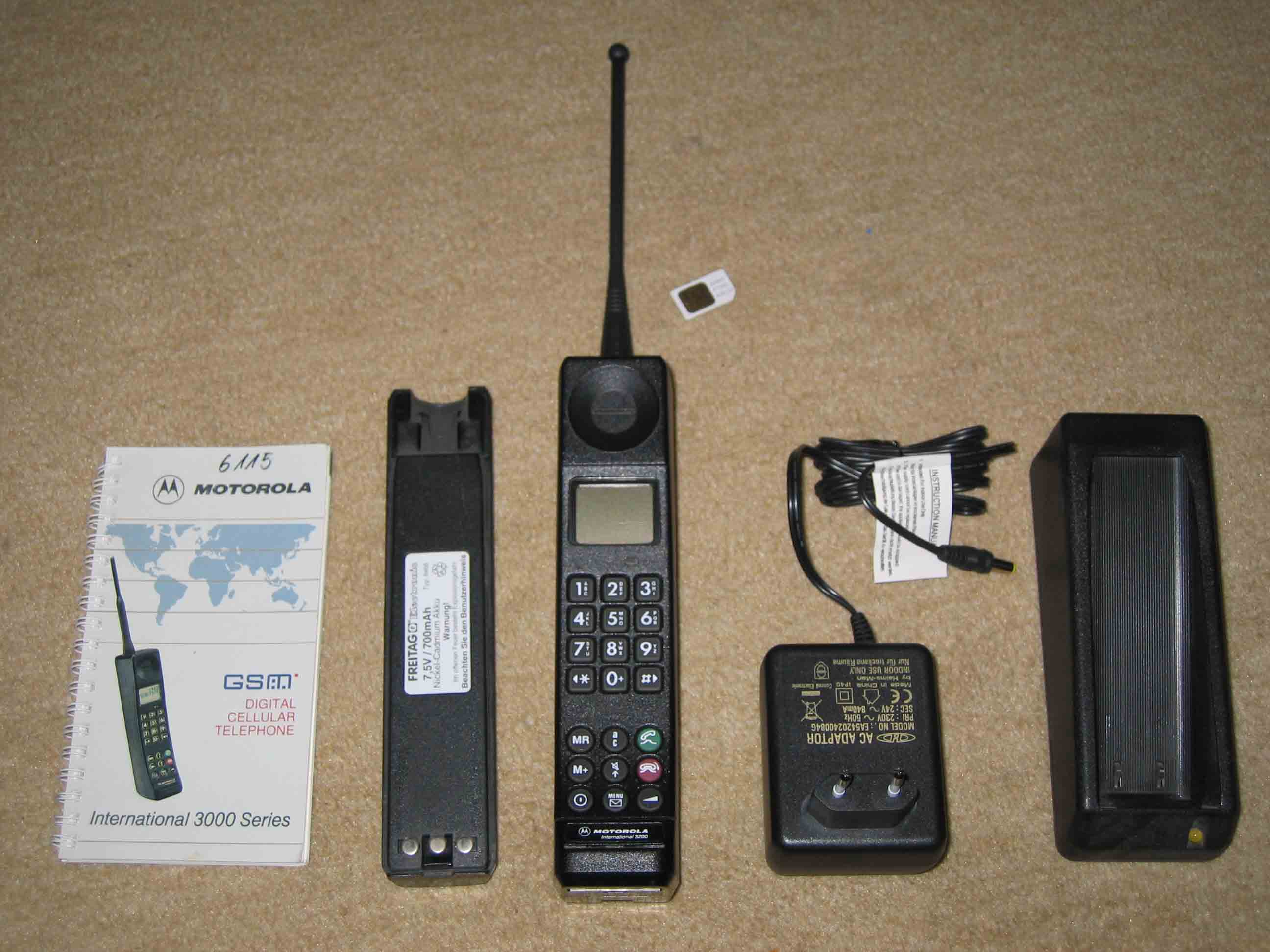MOTOROLA 3200 International GSM Collectors Vintage BRICK PHONE ...