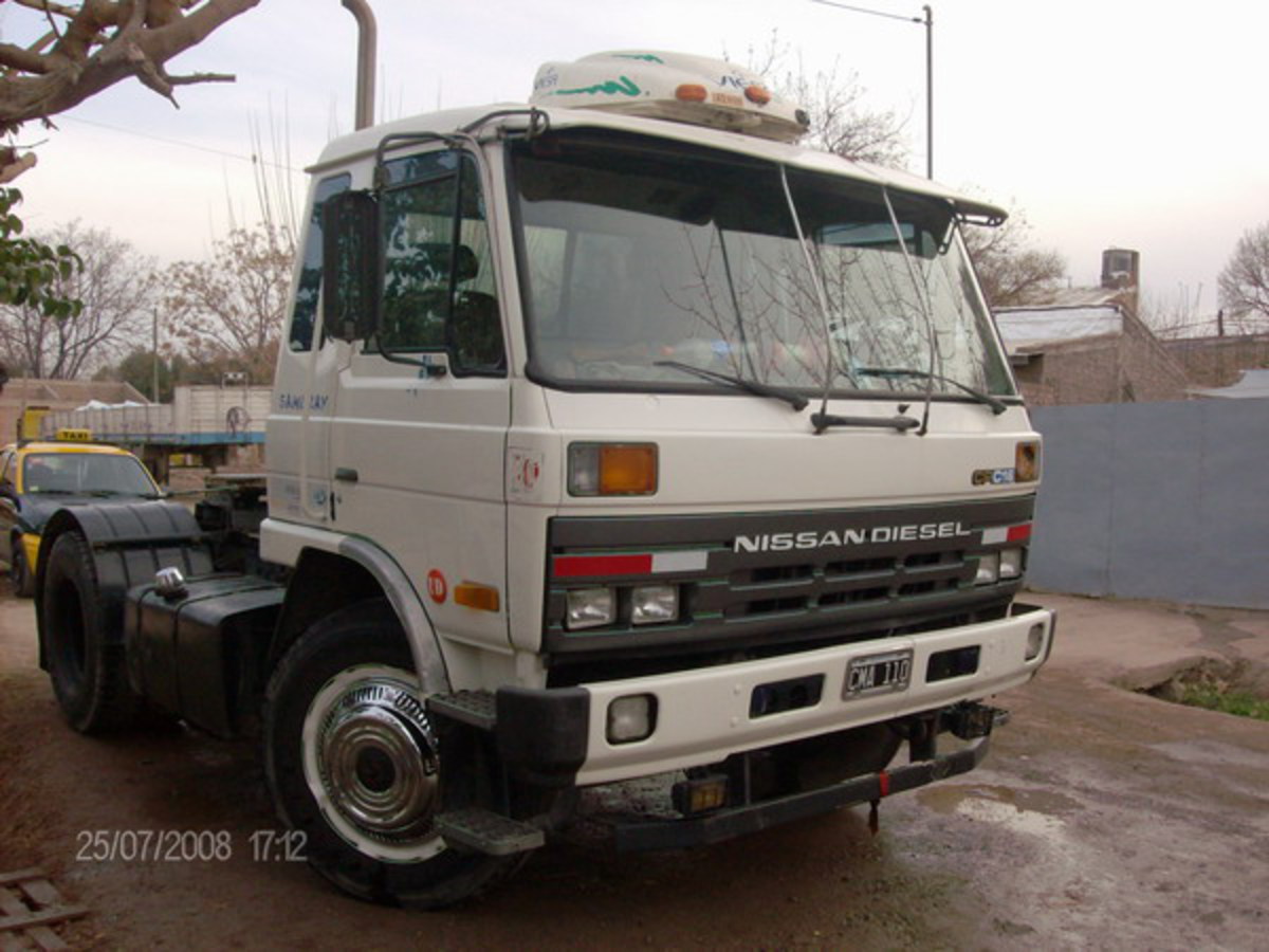 Самосвал Nissan Diesel 1990