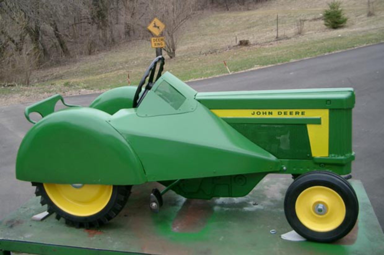Pat's Tractor Crossing - Pedal Tractors