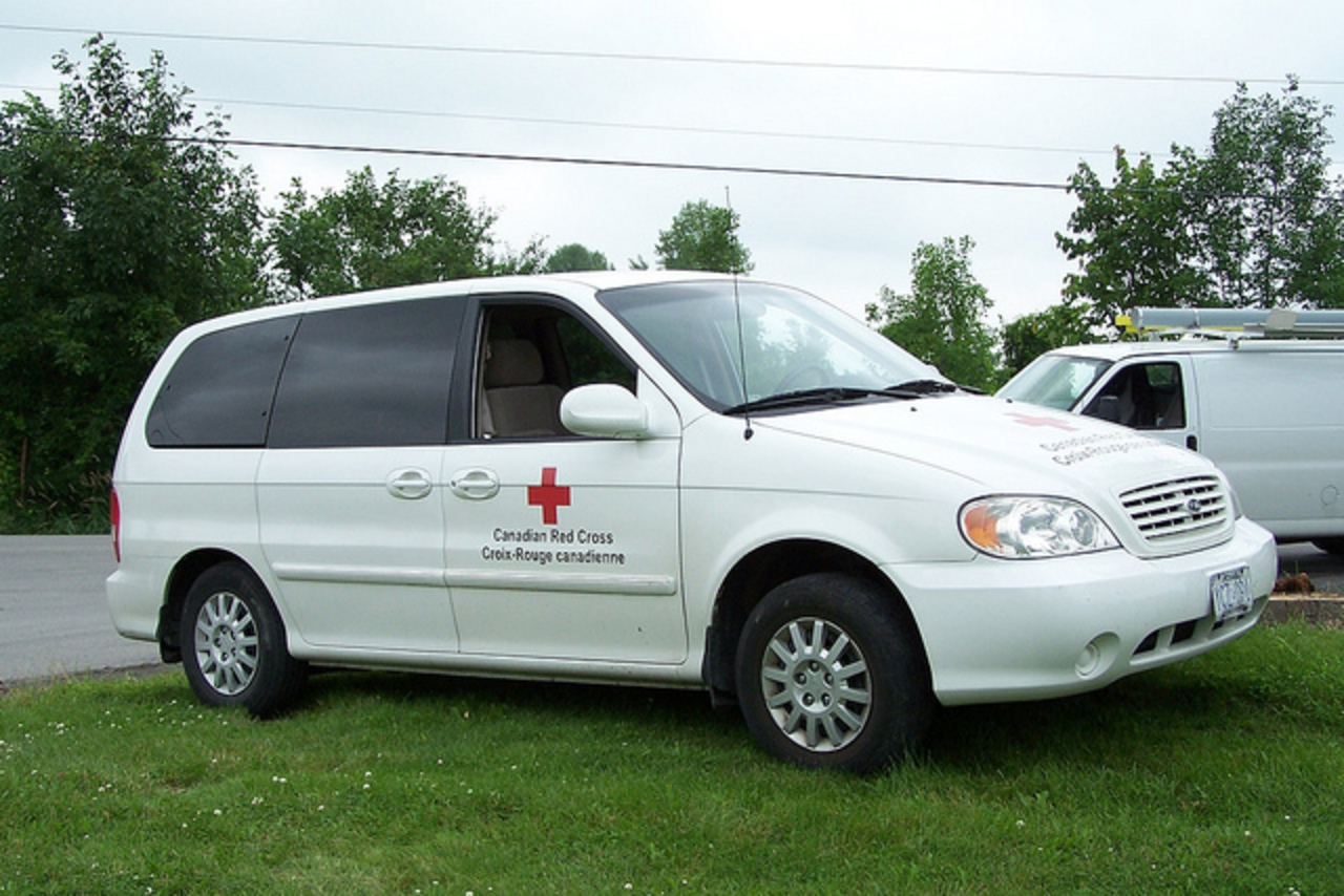 Canadian Red Cross KIA Sedona minivan 1635 Maple Grove in the ...