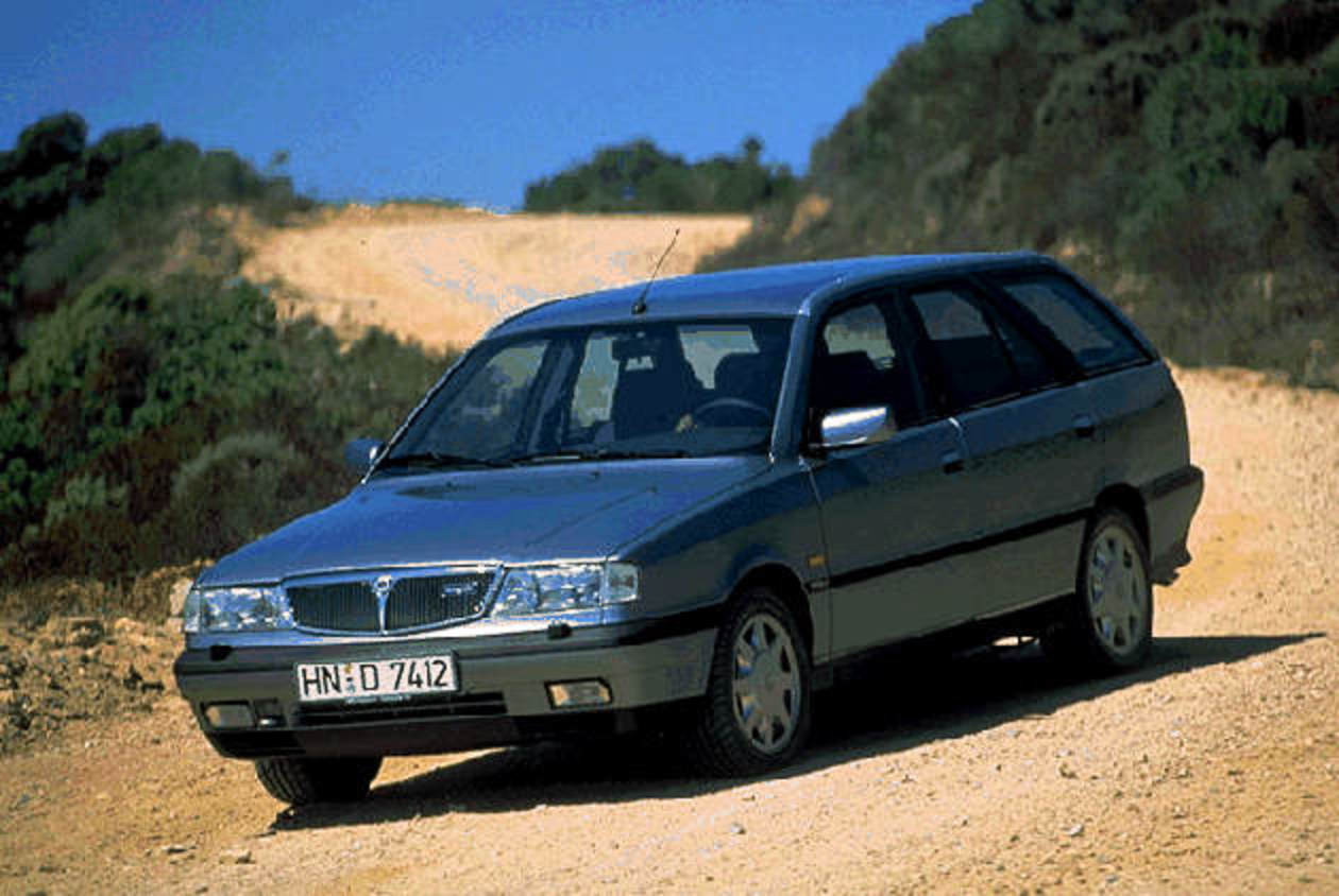 Lancia dedra. Lancia Dedra Wagon. Фиат Лянча Дедра. Лянча Дедра индустриале. Лянча универсал.