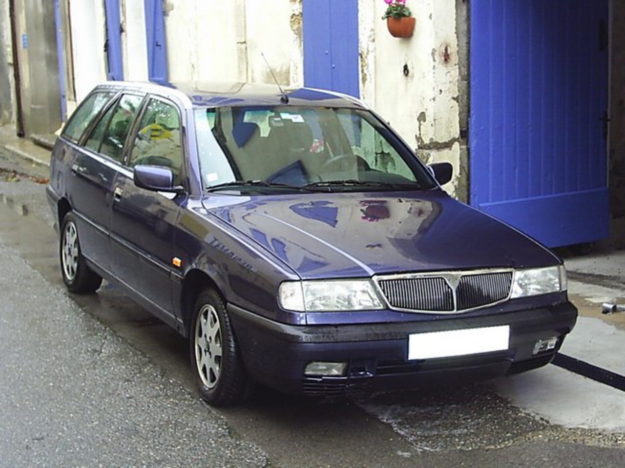 Lancia dedra. Автомобиль Lancia Dedra. Lancia Dedra 1996 белая. Лянча Дедра. Lancia Dedra Wagon.