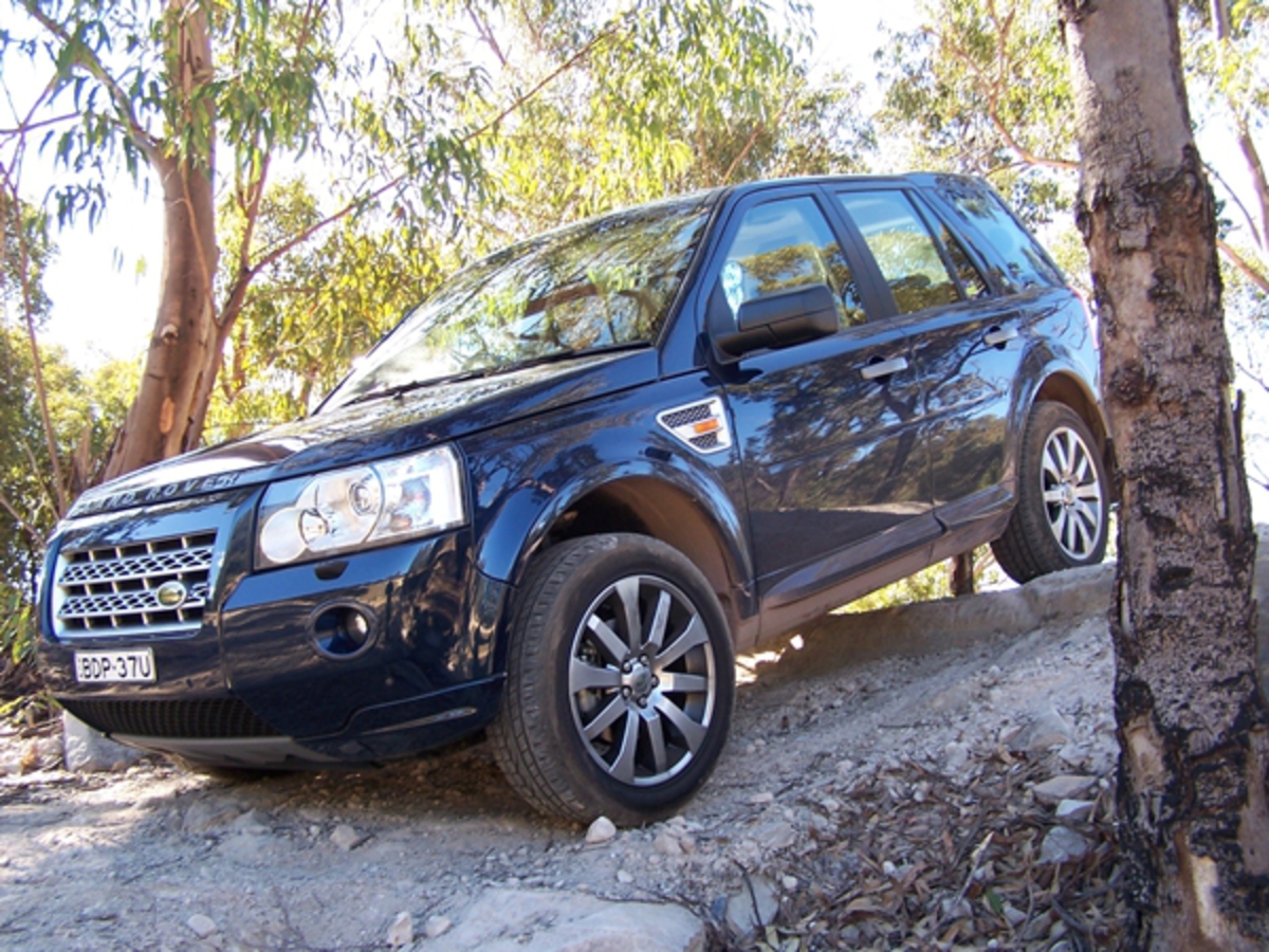 Ленд ровер фрилендер 2 с пробегом. Freelander 2. Фрилендер 2 r19. Land Rover Freelander 2 хаки. R 20 на ленд Ровер Фрилендер 2.