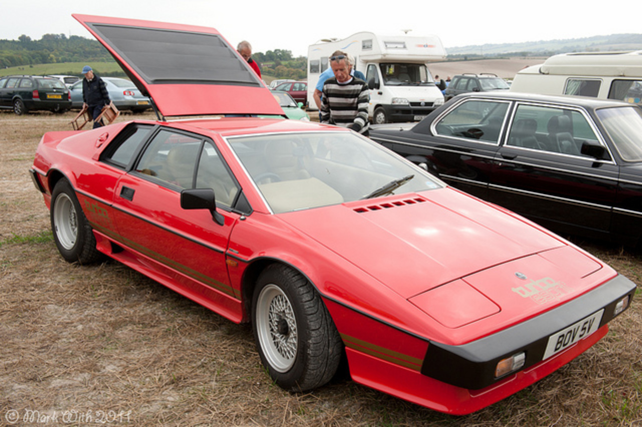 An 80's Classic - The Lotus Esprit Turbo. | Flickr - Photo Sharing!