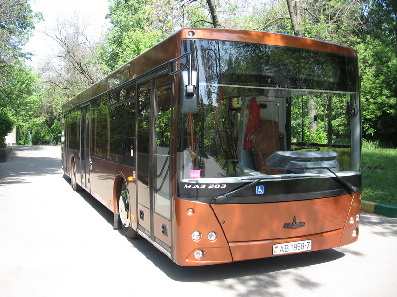 File:Low-floor bus MAZ 203.jpg - Wikipedia, the free encyclopedia