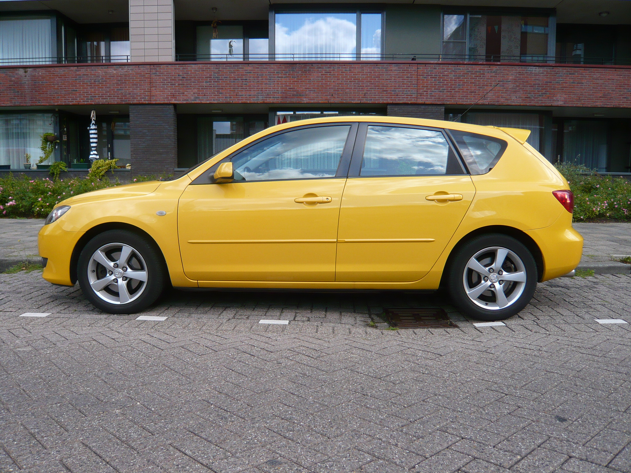 Yellow Mazda 3 Sport 2.0 - 2003 | Flickr - Photo Sharing!