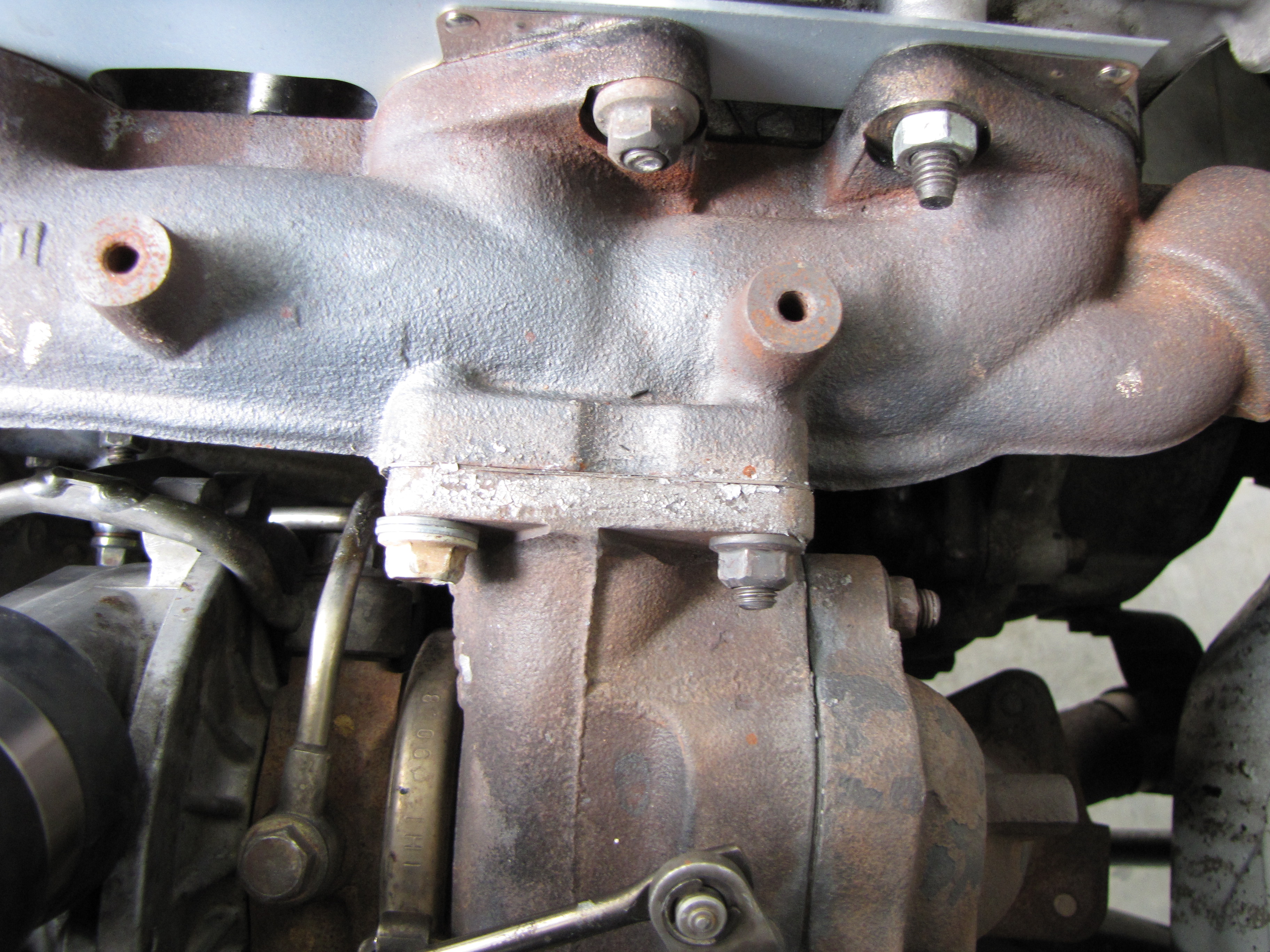Mazda B2500 Turbodiesel visual gasket inspection | Flickr - Photo ...