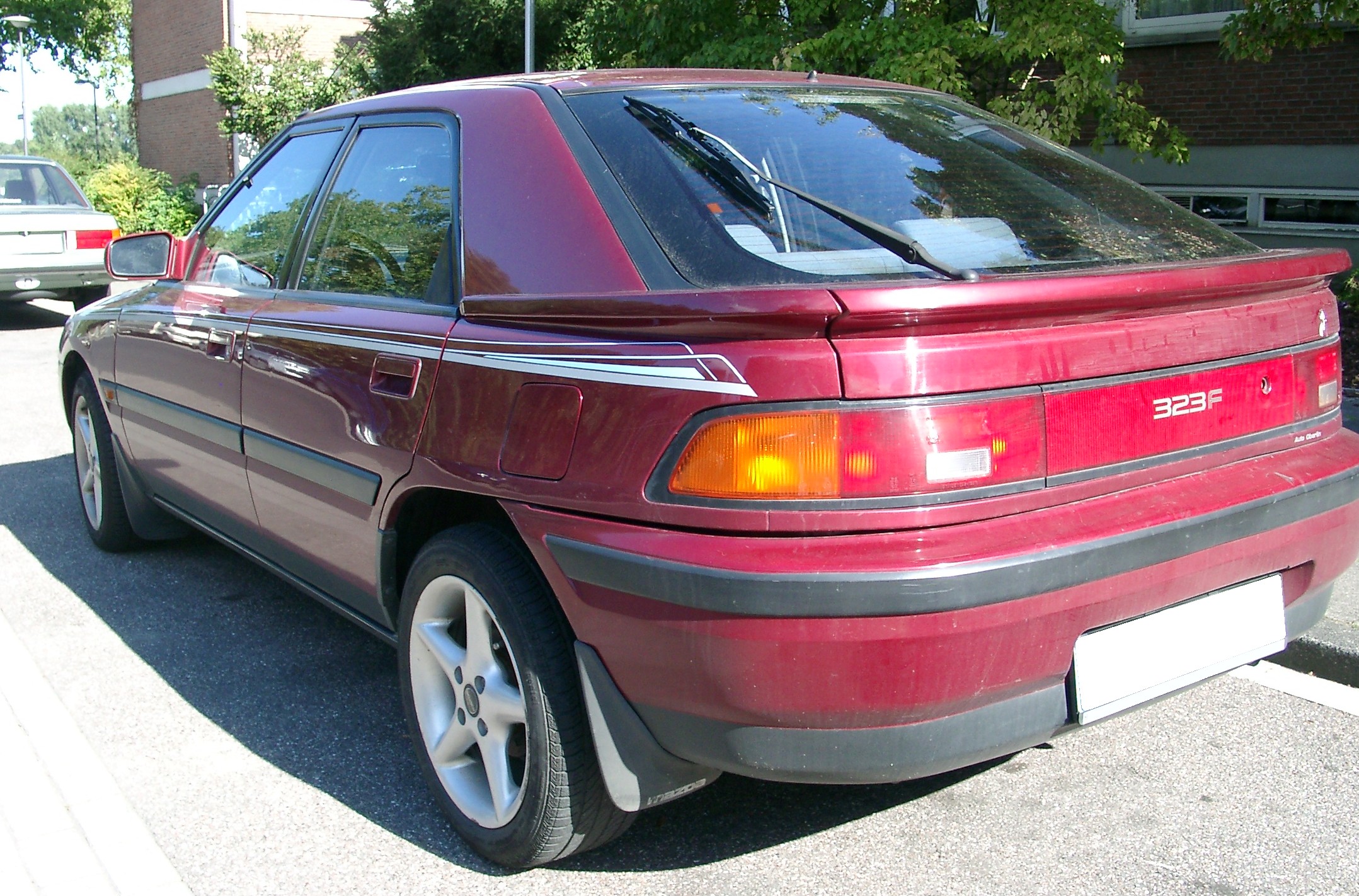 File:Mazda 323F rear 20070801.jpg - Wikimedia Commons