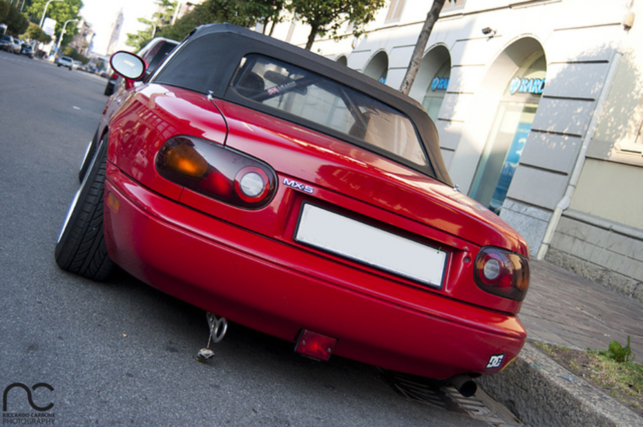Red Mazda MX-5 NA Miata spotted in Monza | Flickr - Photo Sharing!