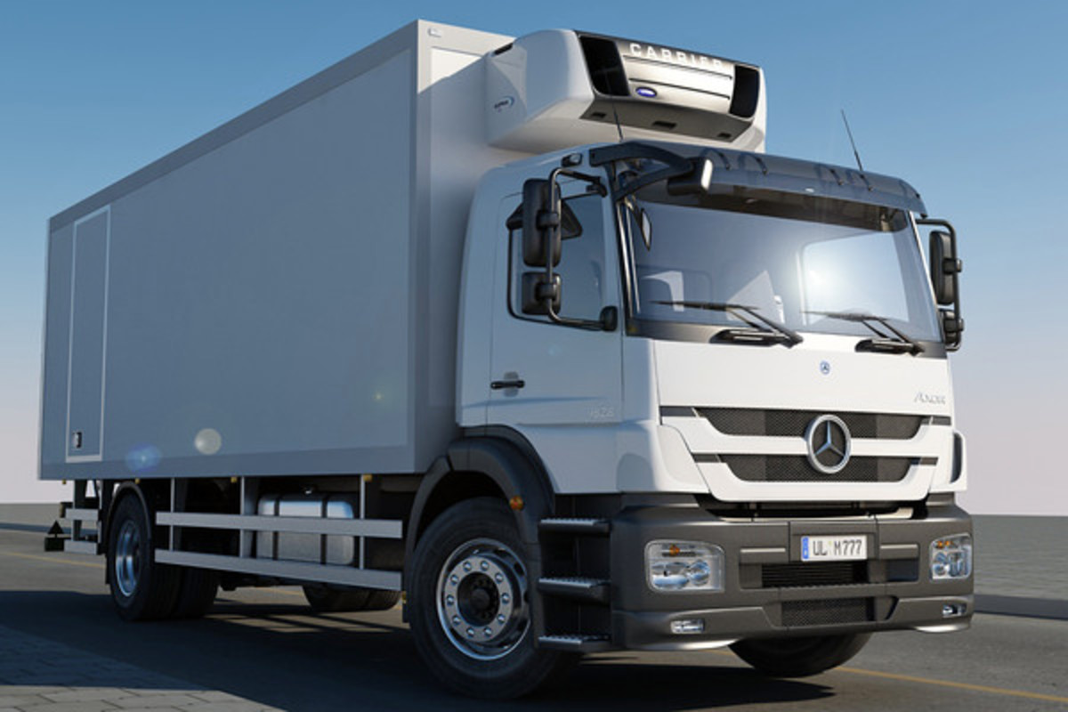 Mercedes benz axor. Mercedes-Benz Axor 1828. Рефрижератор Mercedes Axor 1828. Мерседес Аксор 5 тонн. Мерседес Аксор 10 тонник.