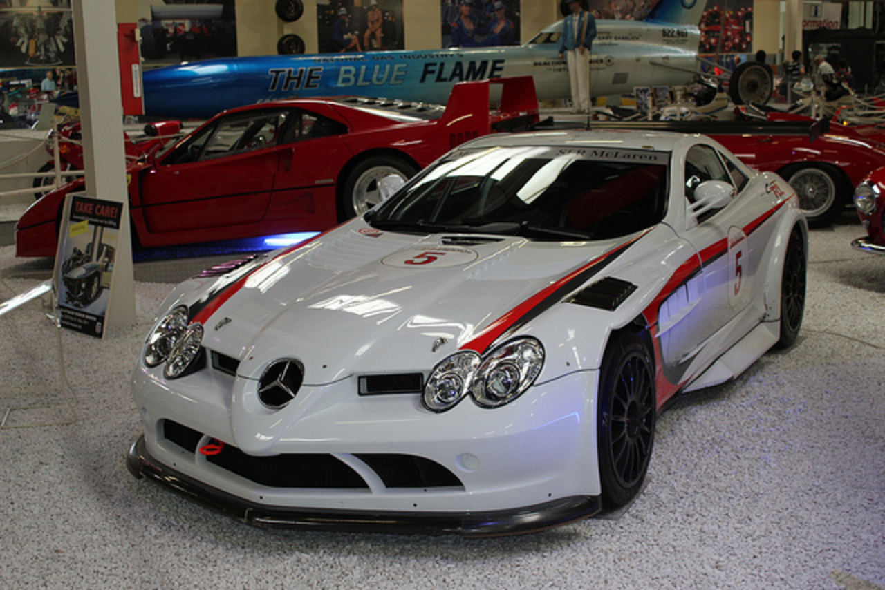 Mercedes SLR MCLAREN 722 сзади