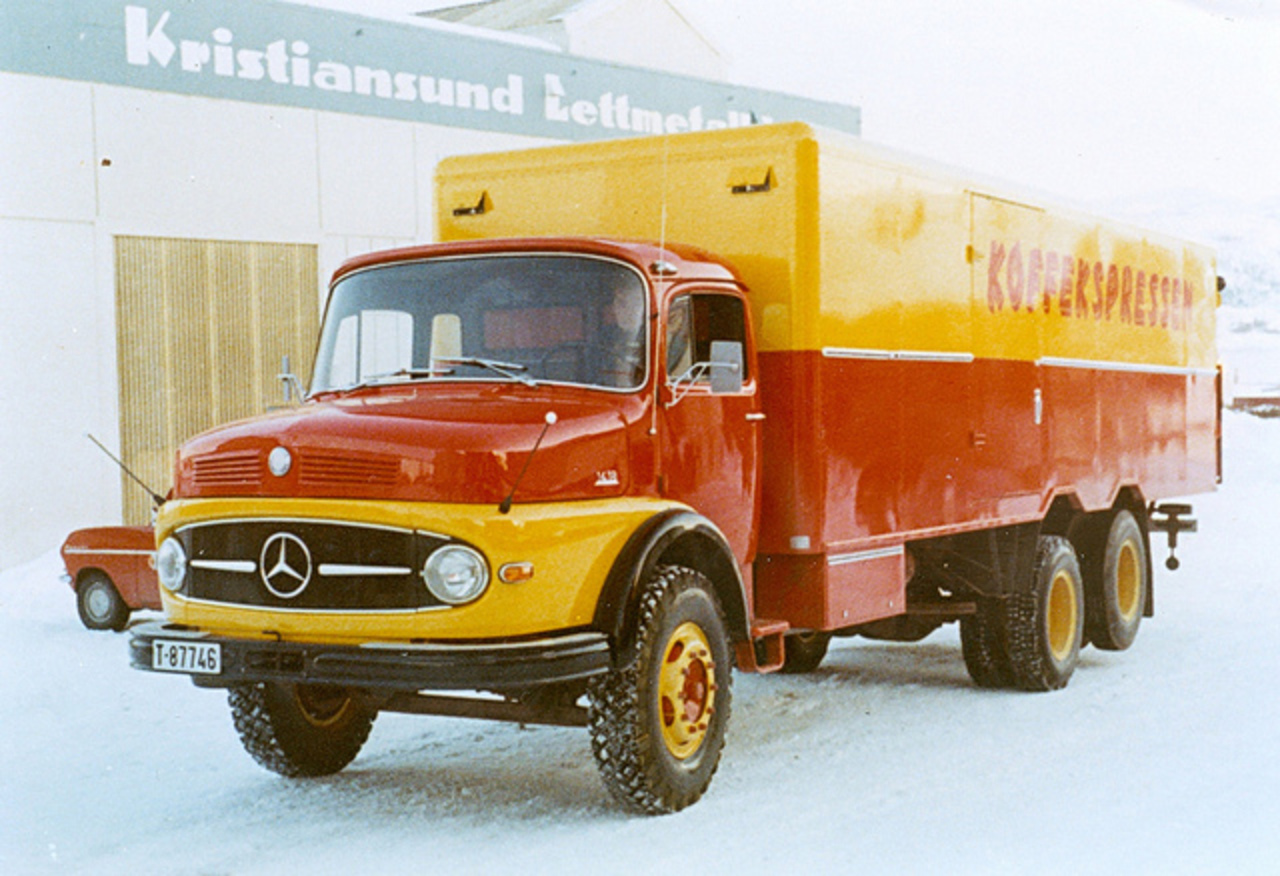 Mercedes Benz l334