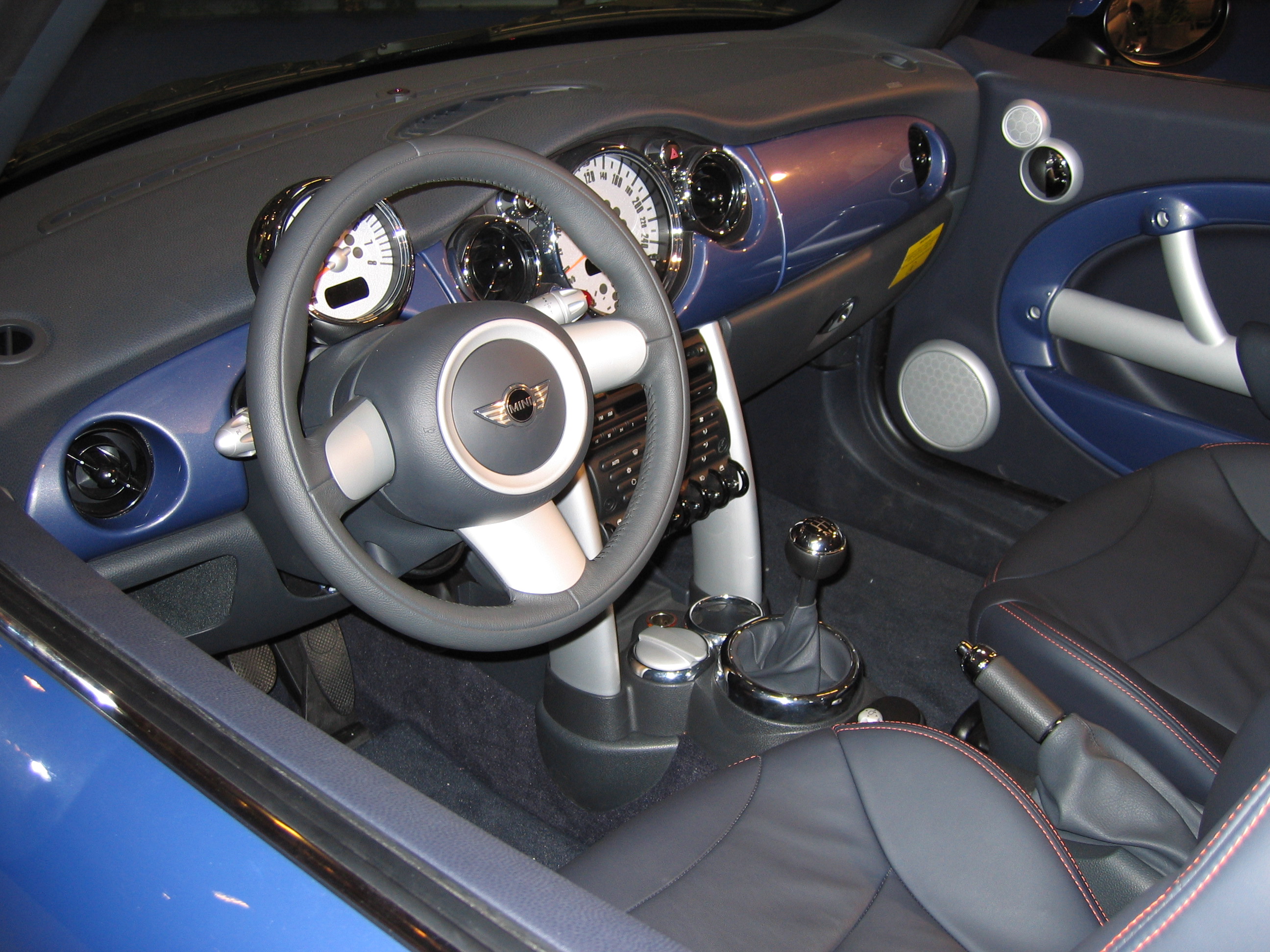 File:Mini Cooper Cabrio interieur.JPG - Wikimedia Commons