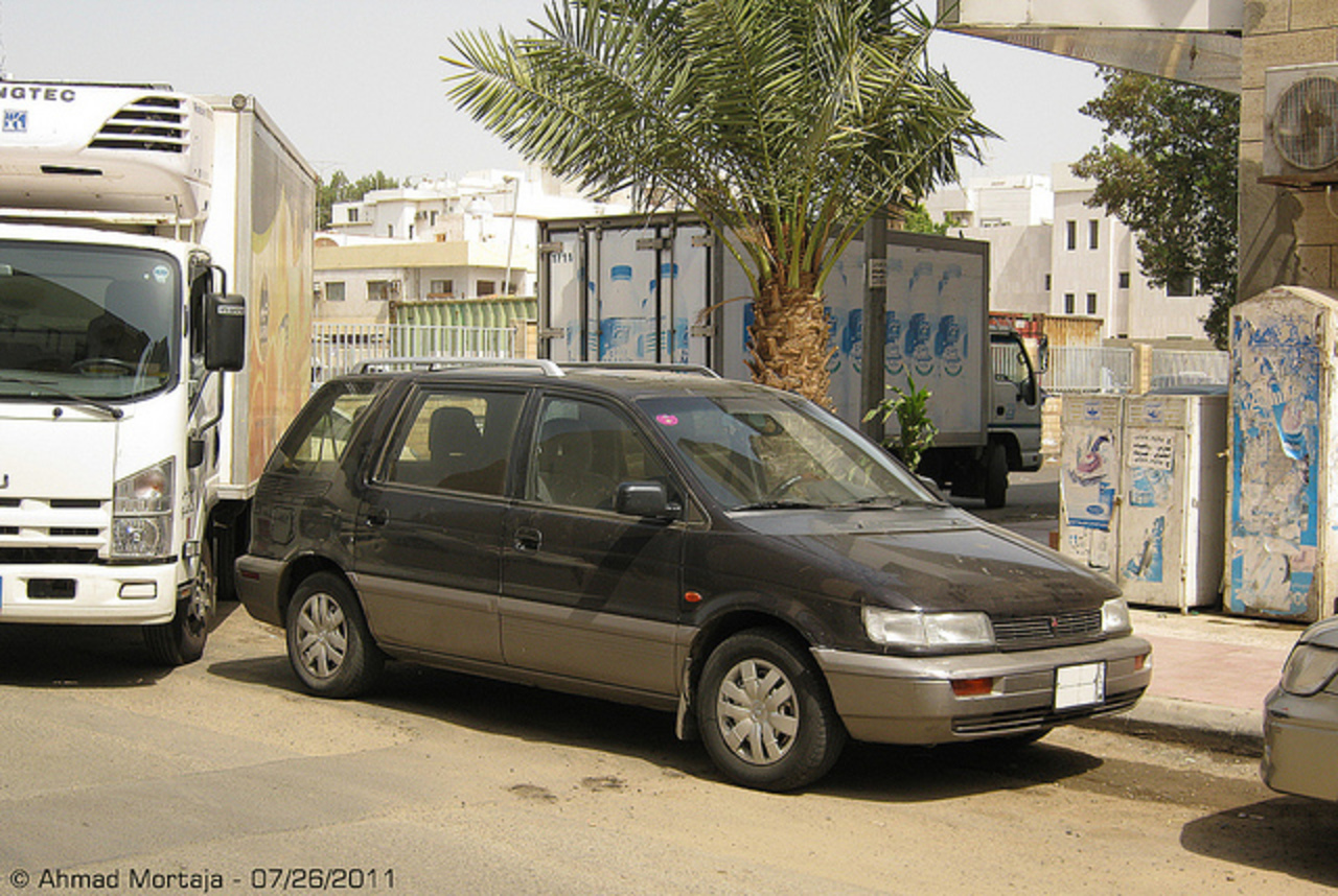 Mitsubishi Space Wagon GLX (2nd generation: 1991-1997) | Flickr ...