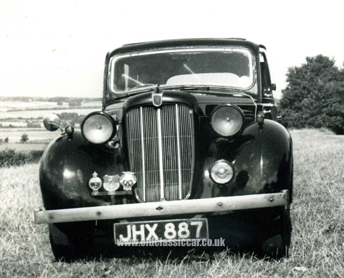 1938 Morris 12/4 Series 3 saloon.